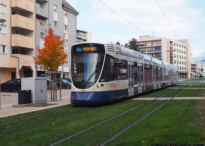 La - Tram Access And Private Parking Annemasse